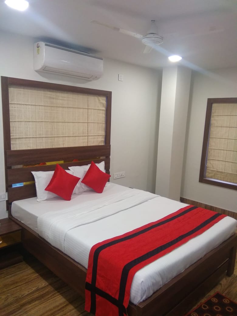 28 Rooms Hotel For Sale In Kolkata South With Restaurent 4 